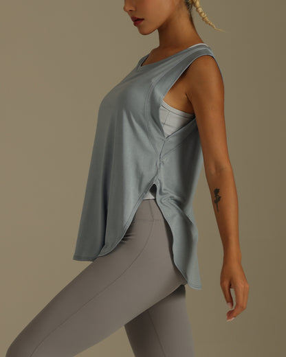 MOVING PEACH Women Sports Tank Top Breathable Side Slit Running Training Sleeveless Top Soft Curved Shape Hem Loose Yoga Top CVE