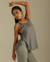 MOVING PEACH Women Sports Tank Top Breathable Side Slit Running Training Sleeveless Top Soft Curved Shape Hem Loose Yoga Top CVE