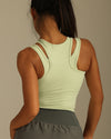 MOVING PEACH Sports Tank Top High Neck 2-in-1 Illusion Soft Pilates Yoga Top Body-skimming Fit Shockproof Removable Bra Cups Running Dance Gym Daily Wear AVD