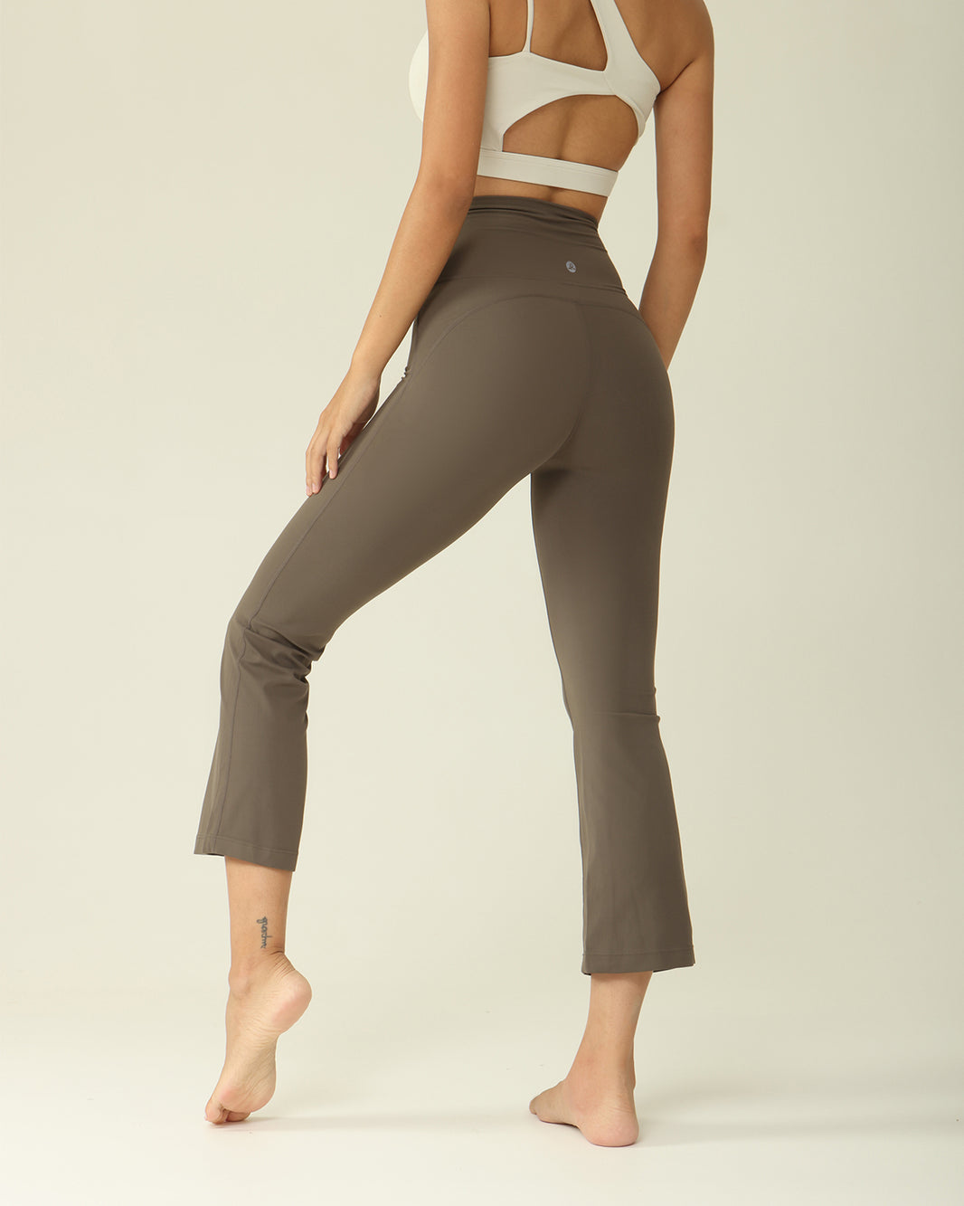 MOVING PEACH Women Yoga Flared Pants High-Rise Butt Lifting Sports Pilates Cropped Pants Breathable ACH