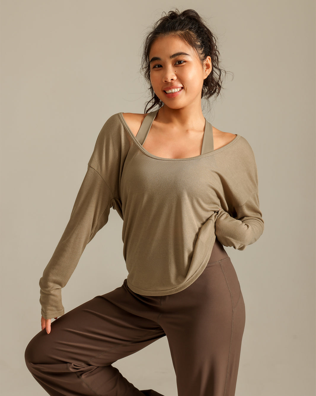 MOVING PEACH Women Yoga Longsleeve Relaxed-Fit Large U-neck Sweatshirt Pilates Dance Sports Daily wear ASO